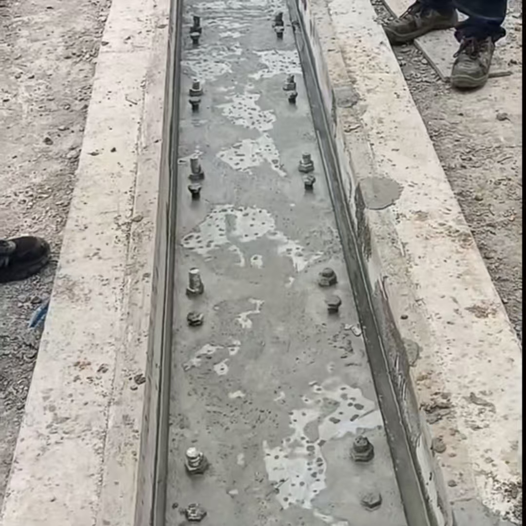 沙湾港口码头起重机龙门吊重型机械设备稳固用早强快凝轨道胶泥